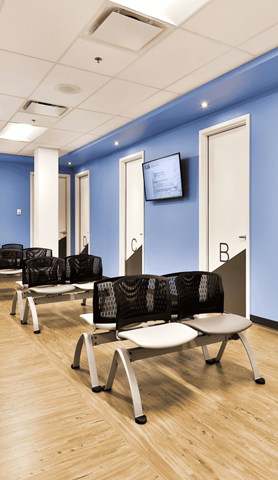 service-de-design-d-interieur-clinique-medicale-et-gmf-salle-d-attente-montreal