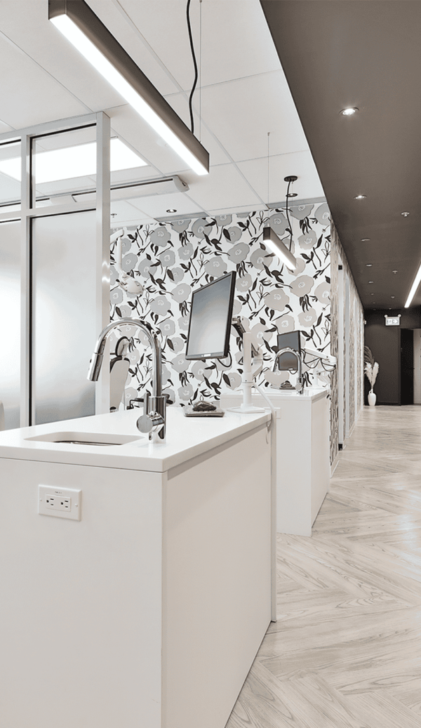 design-d-interieur-de-clinique-d-orthodontie-par-espace-concept-design